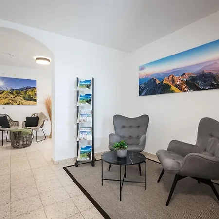 Hotel Alpendorf Stern 3*