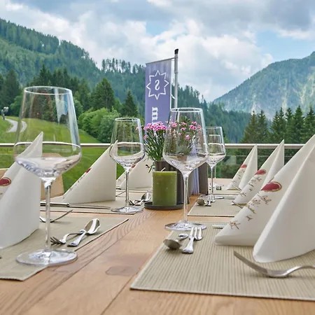 Alpendorf Stern Hotel 3*